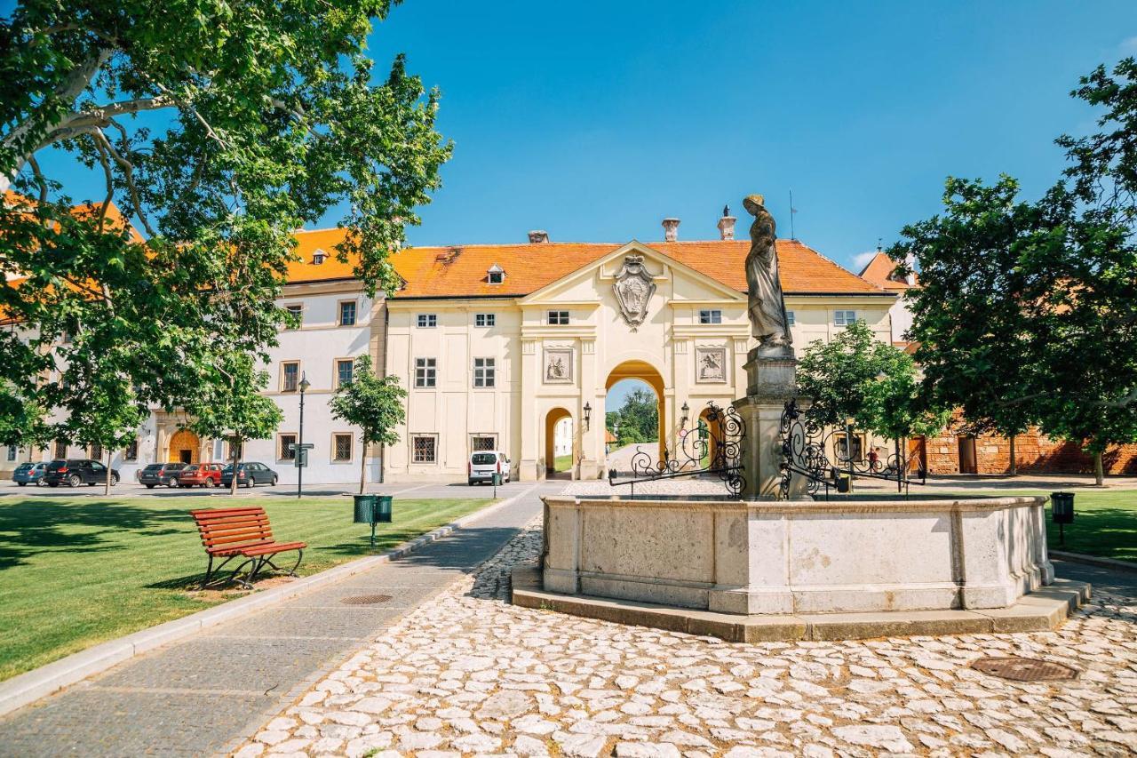 Na Knížecí Cestě Valtice Exteriér fotografie